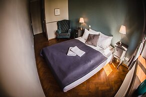 Angel House Aparthotel