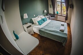 Angel House Aparthotel