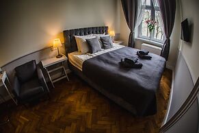 Angel House Aparthotel