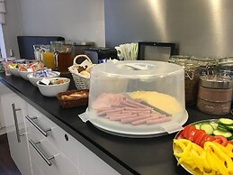 Angel House Aparthotel