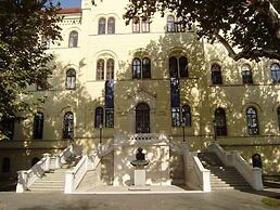 Hotel Laguna