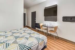 Motel 6 Cleburne, TX