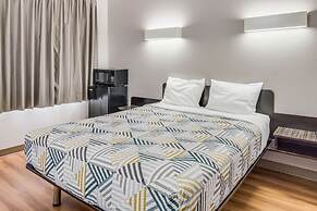 Motel 6 Cleburne, TX