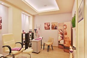 La Marquise Luxury Resort Complex