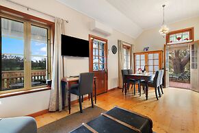 Stonewell Cottages & Vineyards