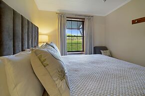 Stonewell Cottages & Vineyards