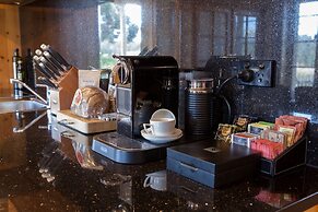 Stonewell Cottages & Vineyards