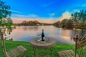 Stonewell Cottages & Vineyards