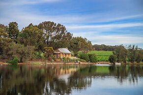Stonewell Cottages & Vineyards