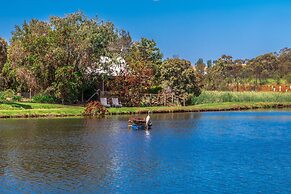 Stonewell Cottages & Vineyards