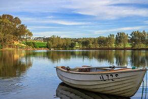 Stonewell Cottages & Vineyards