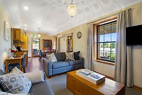 Stonewell Cottages & Vineyards