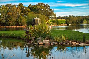 Stonewell Cottages & Vineyards