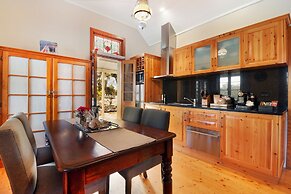 Stonewell Cottages & Vineyards