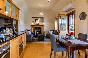 Stonewell Cottages & Vineyards