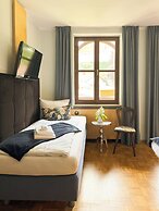 Villa Fantasia Budget Boutique Hotel