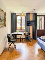 Villa Fantasia Budget Boutique Hotel