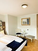 Villa Fantasia Budget Boutique Hotel