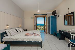 Kavos Psarou Studios and Apartments