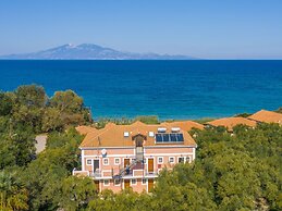 Kavos Psarou Studios and Apartments