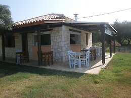 Kavos Psarou Studios and Apartments