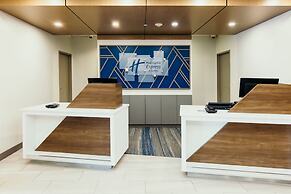 Holiday Inn Express and Suites Urbandale by IHG