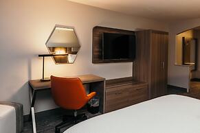 Holiday Inn Express and Suites Urbandale by IHG
