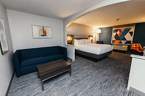 Holiday Inn Express and Suites Urbandale by IHG