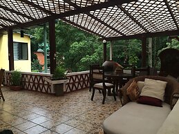 Eco Suites Uxlabil Guatemala City