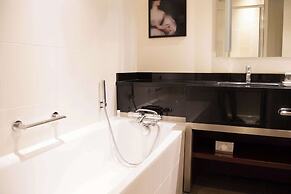 Clarion Paris CDG Airport