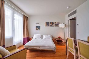 Clarion Paris CDG Airport