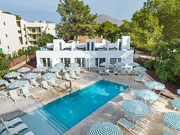 Cabot Las Velas Apartments