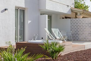 Cabot Las Velas Apartments