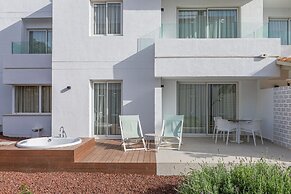 Cabot Las Velas Apartments