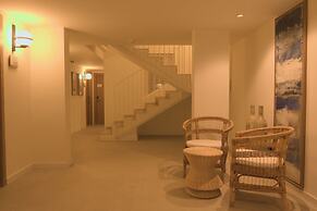 Cabot Las Velas Apartments