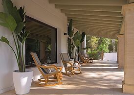 Cabot Las Velas Apartments