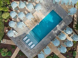 Cabot Las Velas Apartments