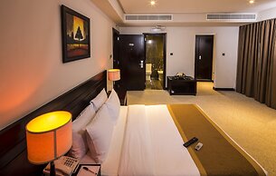 Monroe Hotel & Suites