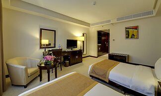 Monroe Hotel & Suites