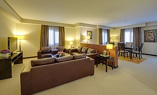 Monroe Hotel & Suites