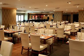 Monroe Hotel & Suites