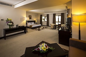 Monroe Hotel & Suites