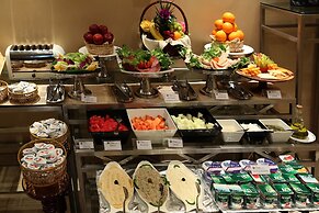 Monroe Hotel & Suites