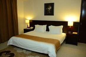 Monroe Hotel & Suites