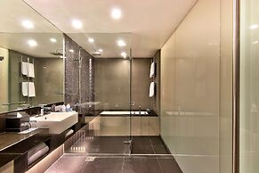 PARK PLAZA BANGKOK SOI 18