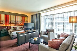 PARK PLAZA BANGKOK SOI 18