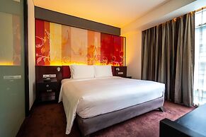 PARK PLAZA BANGKOK SOI 18