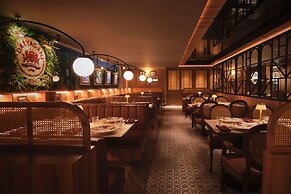 PARK PLAZA BANGKOK SOI 18