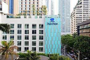 PARK PLAZA BANGKOK SOI 18