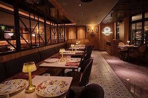 PARK PLAZA BANGKOK SOI 18
